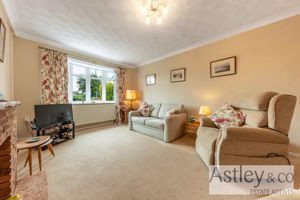 lounge- click for photo gallery